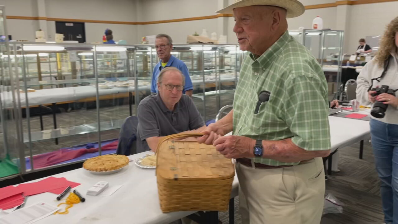 94-year-old Georgetown native hopes to bake his way to blue ribbon dreams at Kentucky State Fair